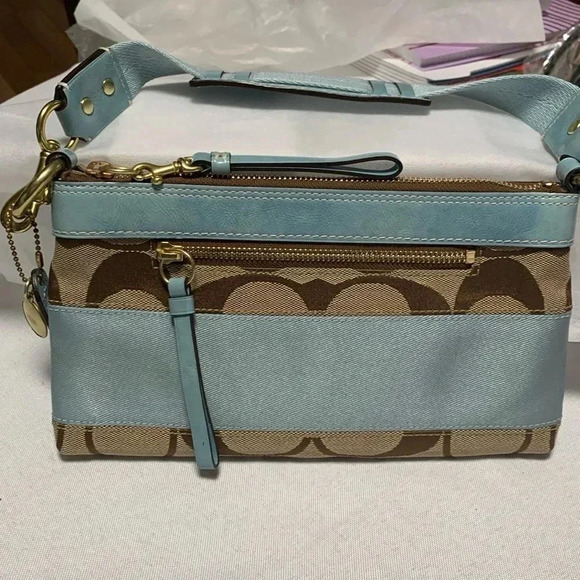 COACH SHOULDER BAG,PURSE. EUC,She’s a BEAUTY ❣️Zipper can be a little tricky. - Picture 1 of 6